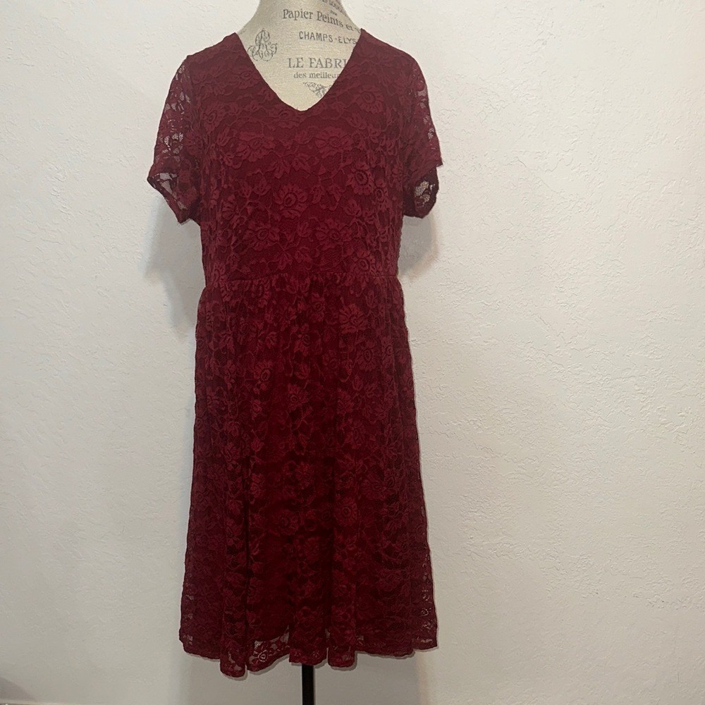 Burgundy Floral Lace V-Neck A-Line Cocktail Dress Short Sleeve Red Maroon